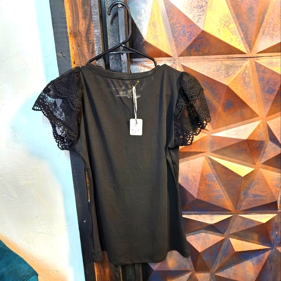 Women's Lace Sleeve Black Top - Picture 1 of 2